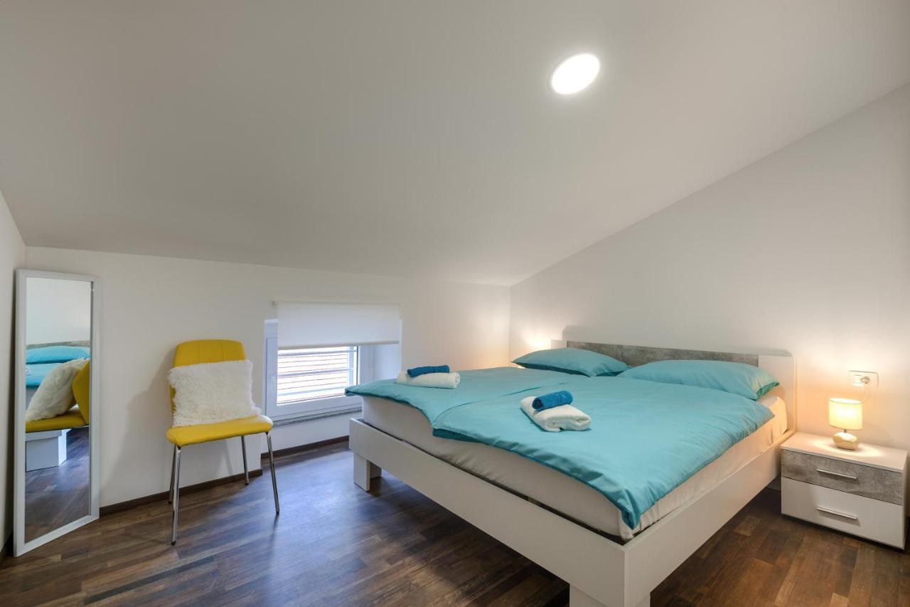Hana - Attic In City Center Apartment