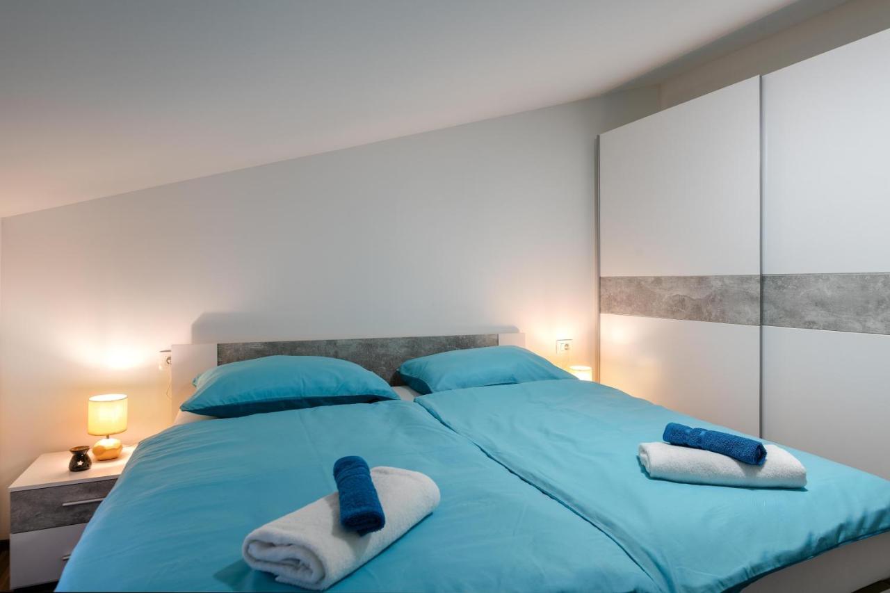 Hana - Attic In City Center Apartment *